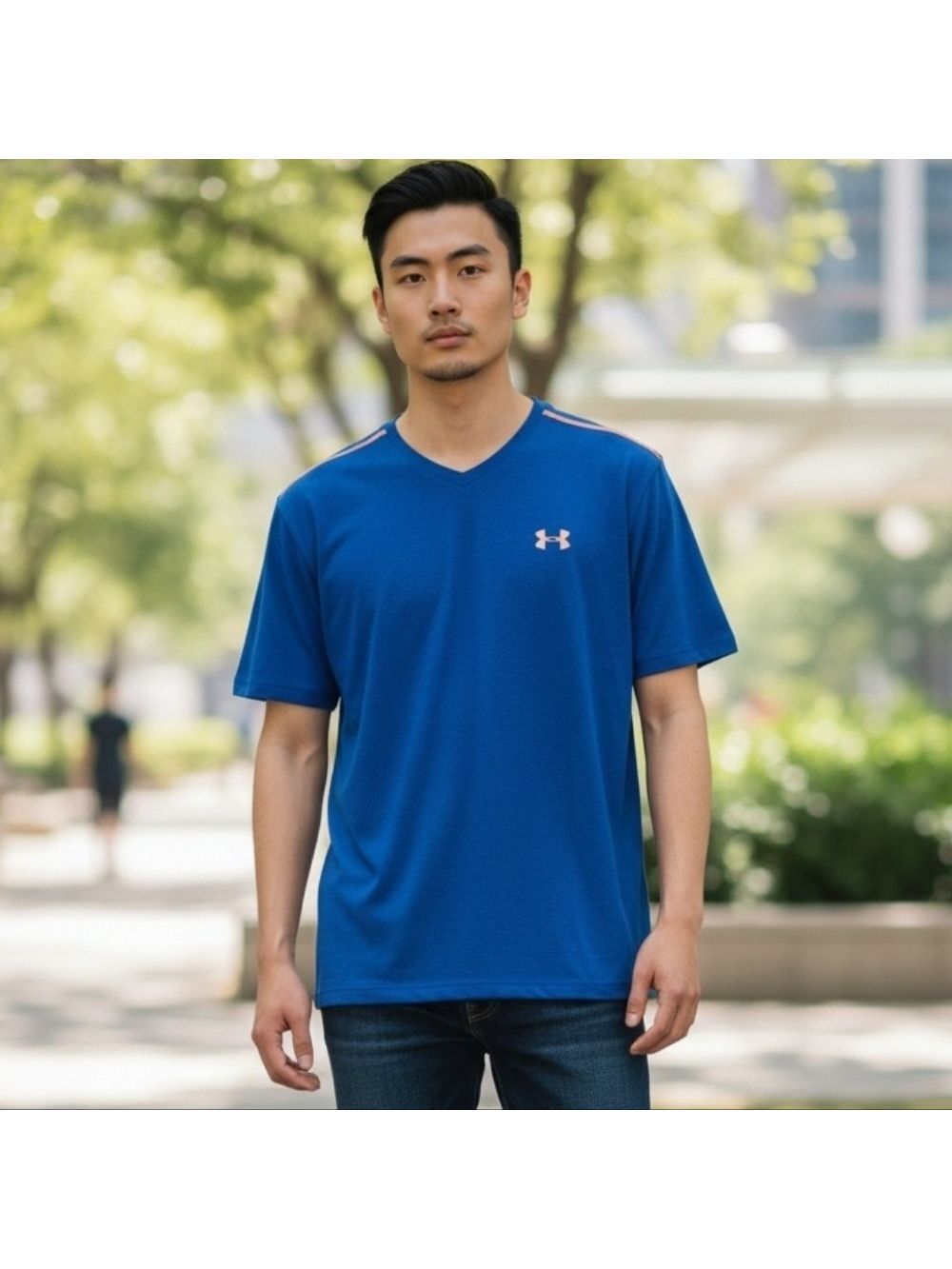 Under Armour Men's Large Dark Blue T-Shirt #T40